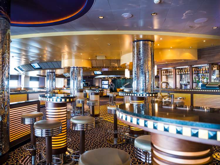 Manhattan bar lounge on P&O Cruises ships