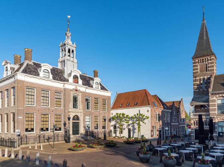 This is a picture from the beautiful village of Edam, located 25km north of Amsterdam. Famous around the world for the cheese with the same name, it is a traditional village now part of the Edam-Volendam municipality.