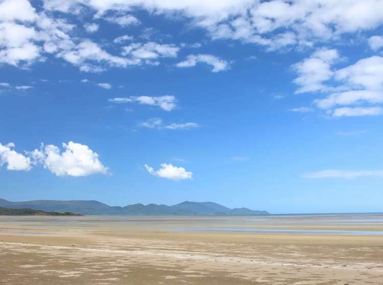 The beautiful scenery at Cannonvale Beach, Airlie Beach, Australia.