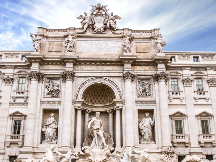 Building in Rome infront of fountain