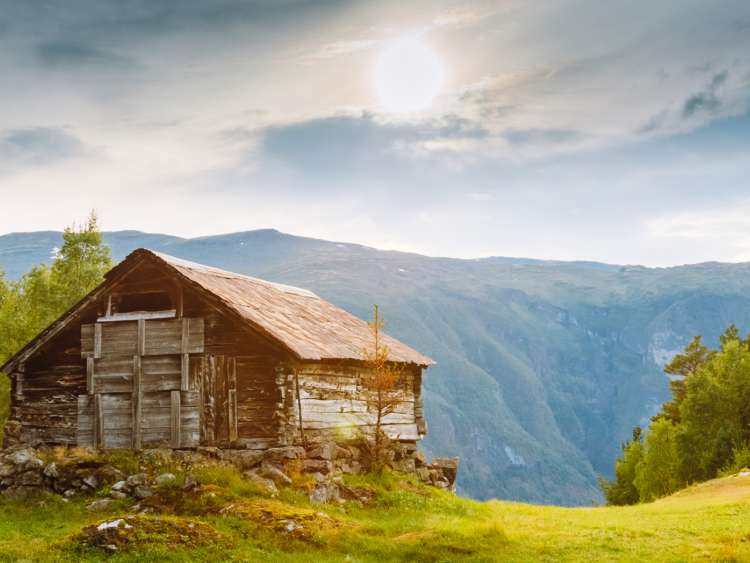 A little hut in the mountains in Norway