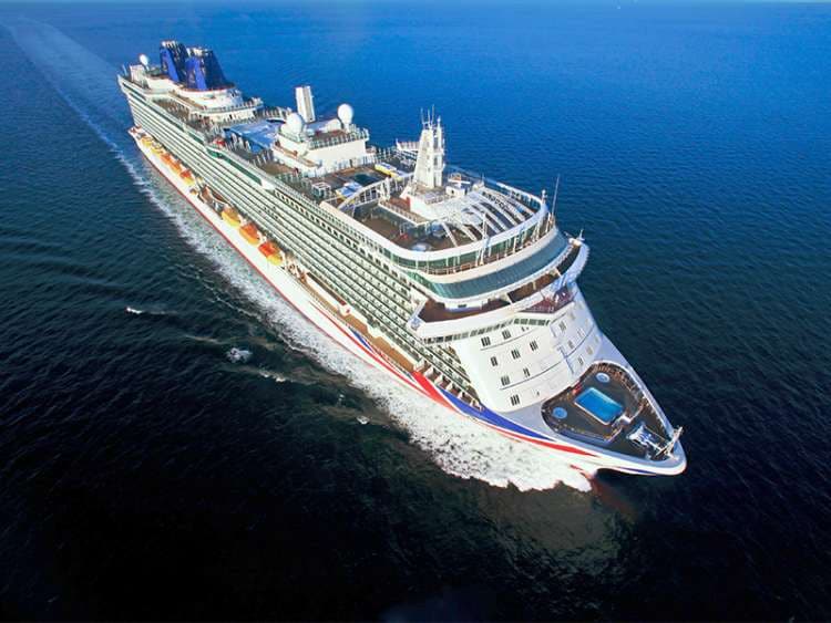 P&O Cruises - Britannia at sea