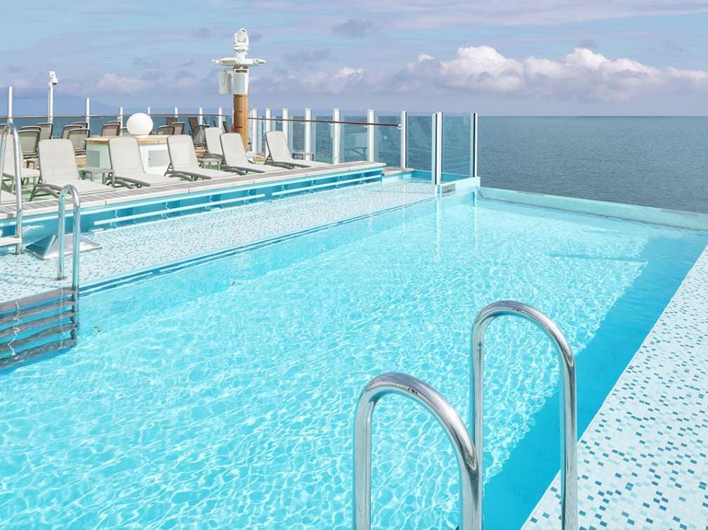 Infinity pool on board P&O Cruises ship Iona