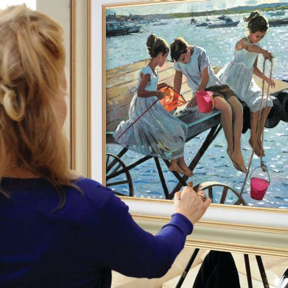 Sherree Valentine Daines painting in the Whitewall Galleries Art Gallery