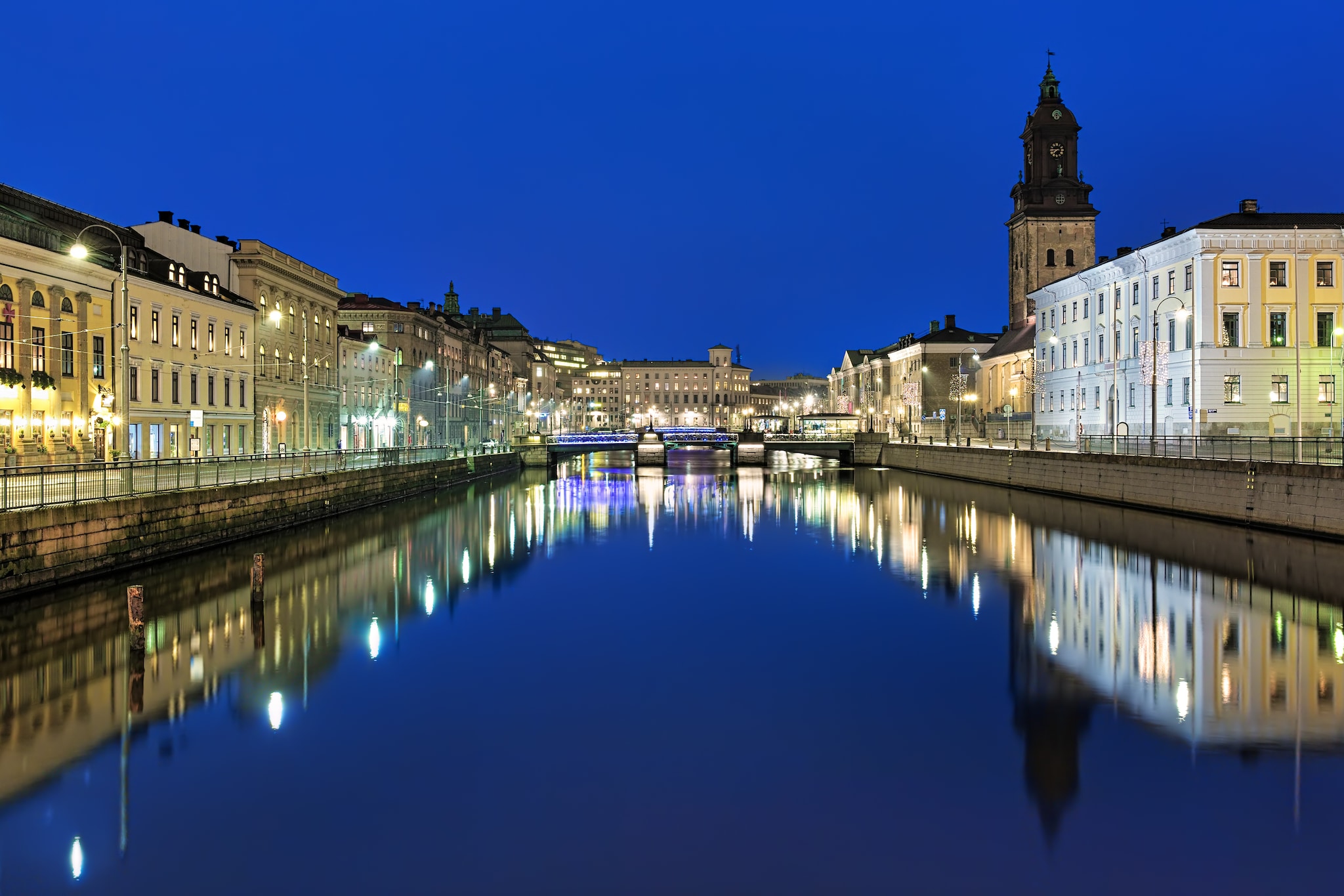 {"metadata_en_GB":{"alt-text":"Evening view of the Big Harbor Canal and German Church (also called Christinae Church) in Gothenburg, Sweden; Shutterstock ID 371184362; Invoice Number: -"}}