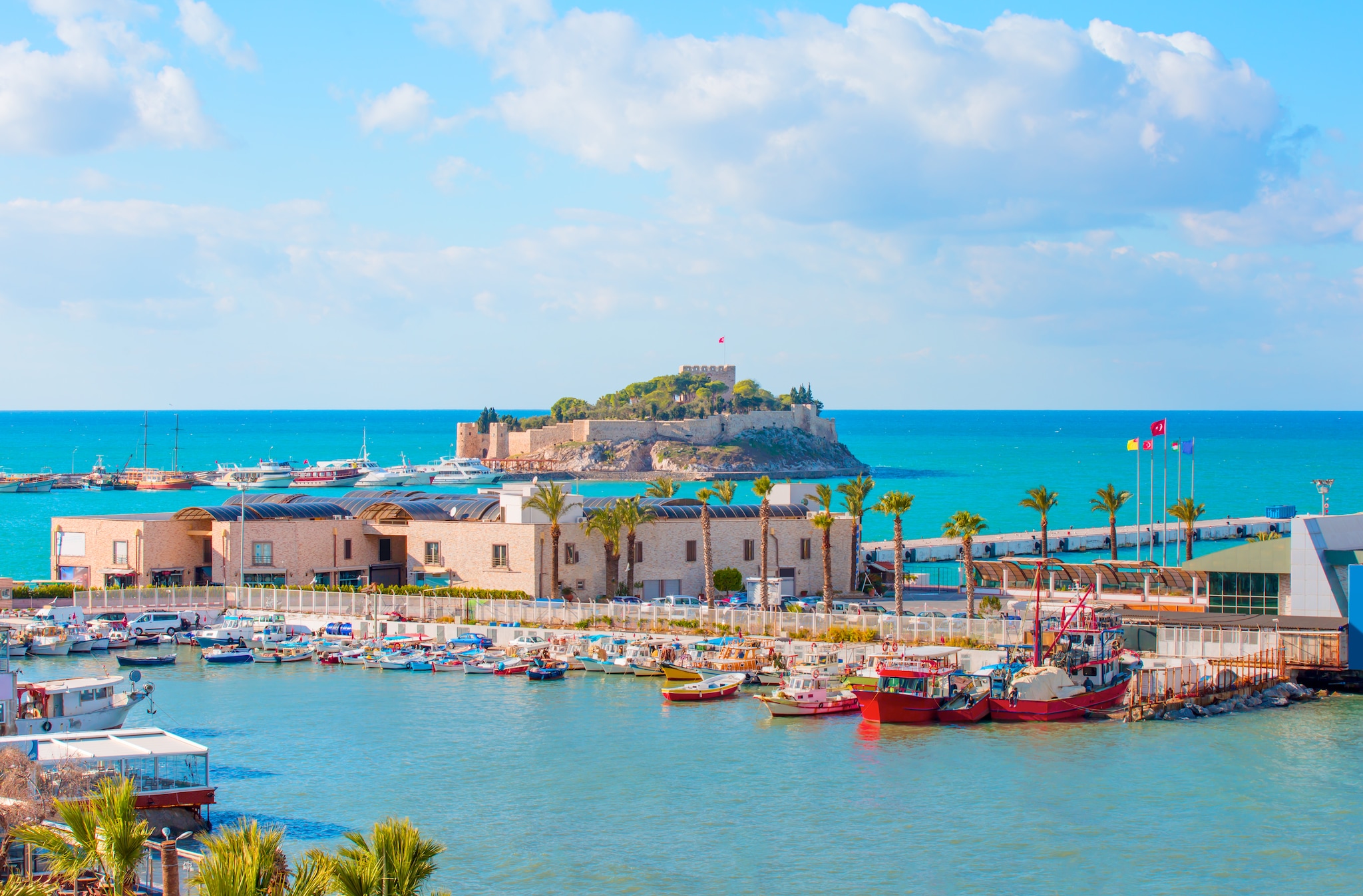 {"metadata_en_GB":{"alt-text":"Harbour by the sea"},"metadata_en_AU":{"alt-text":"Harbour by the sea"}}