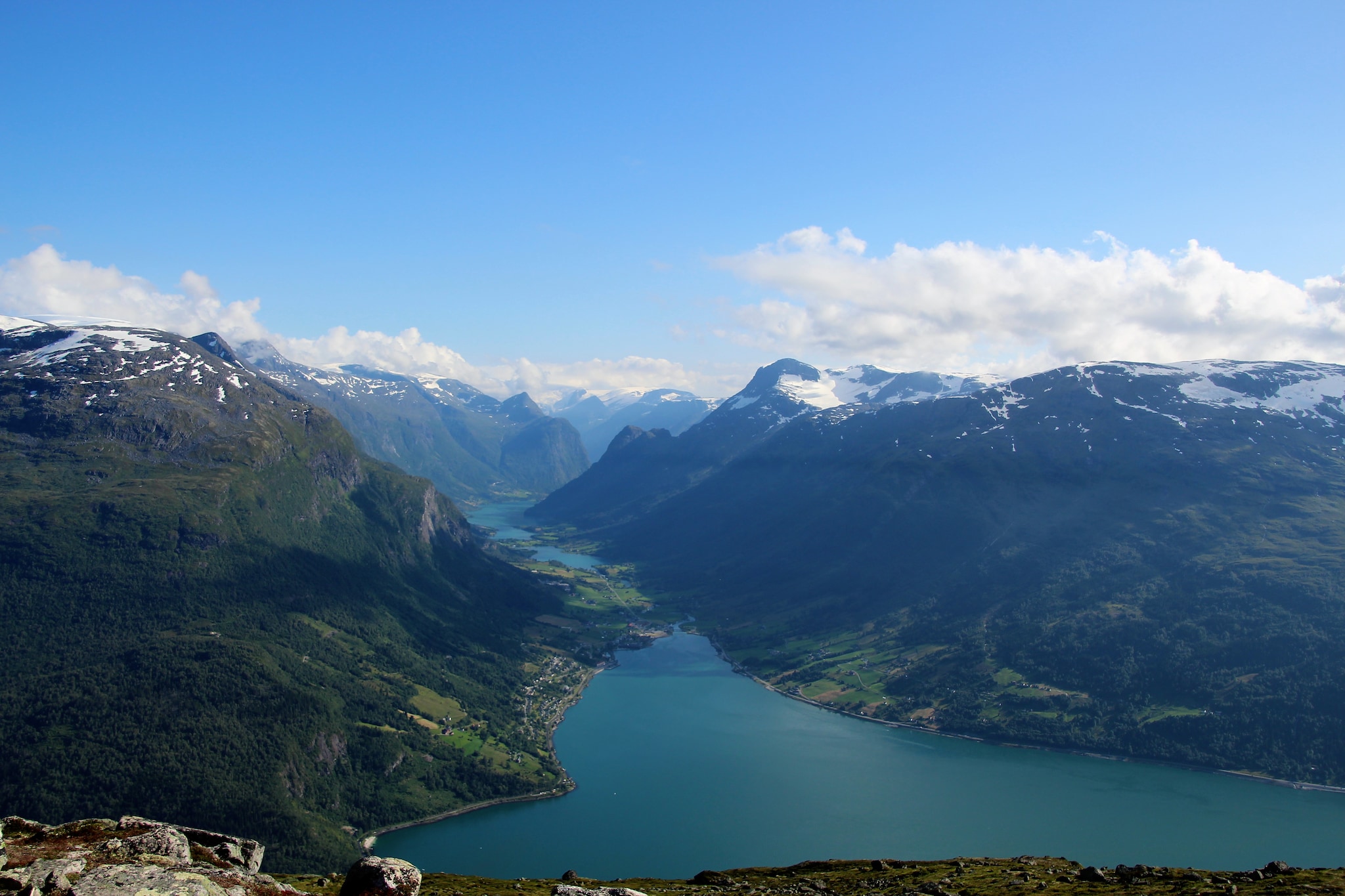 {"metadata_en_GB":{"alt-text":"landscape in Norway from Hoven/Loen/Nordfjordeid 1155 meters above sea level; Shutterstock ID 1457690723; Project: New ports 2021-2022"}}