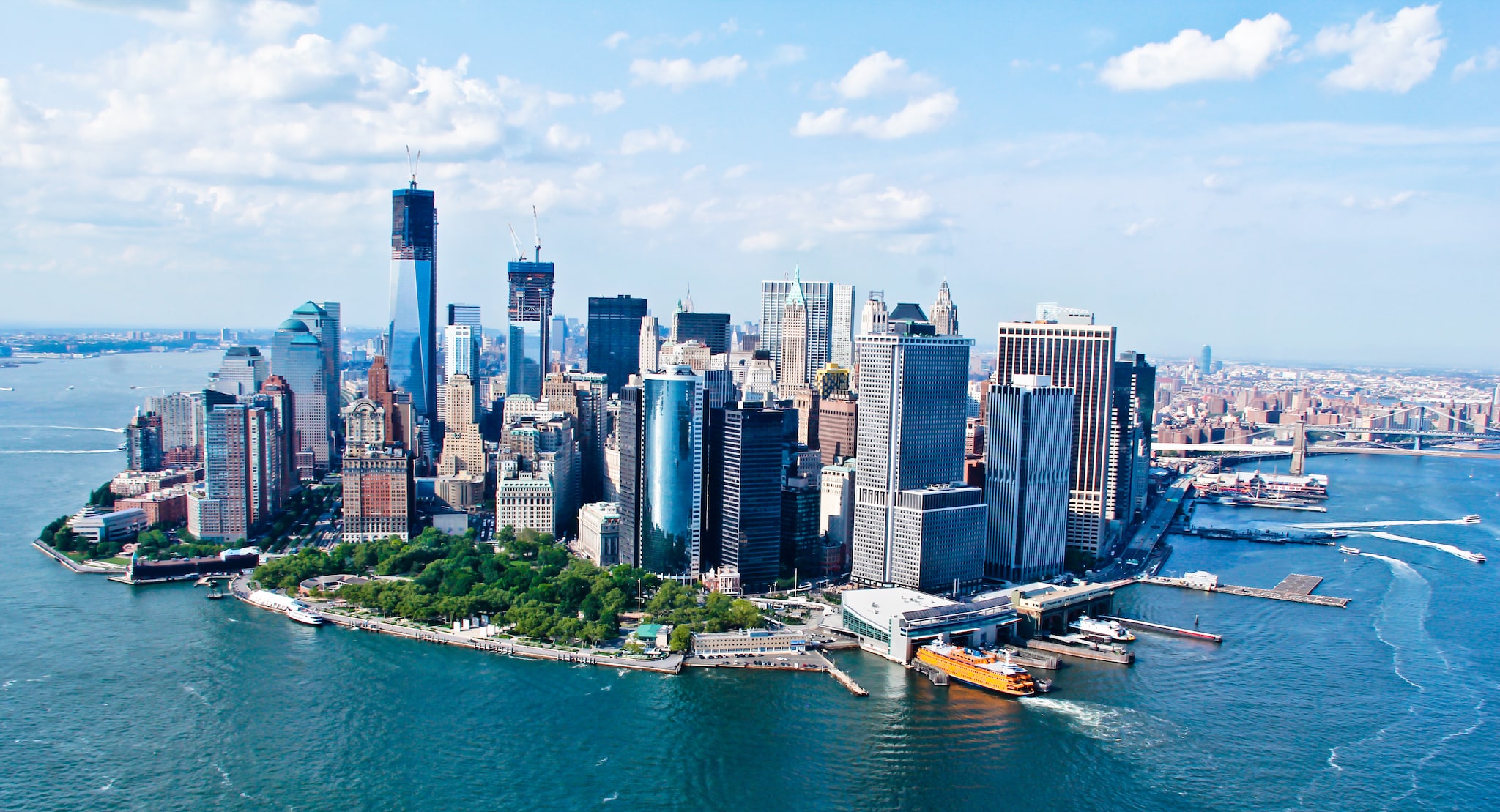 {"metadata_en_GB":{"alt-text":"Skyline of New York City surrounded by the Hudson River "},"metadata_en_AU":{"alt-text":"Skyline of New York City surrounded by the Hudson River "}}
