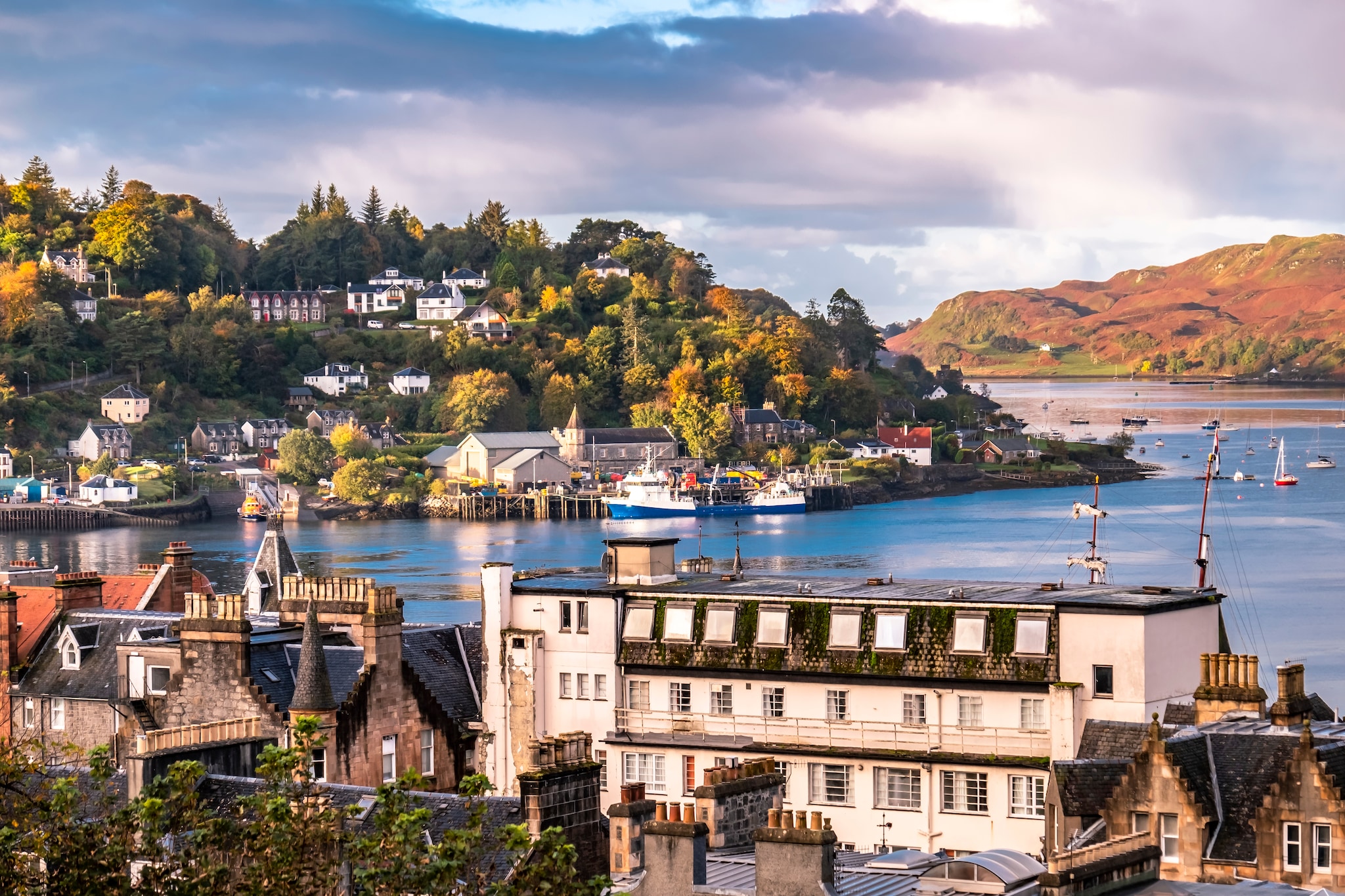{"metadata_en_GB":{"alt-text":"The skyline of Oban in autumn, Argyll in Scotland - United Kingdom; Shutterstock ID 1233891820; Project: New ports 2021-2022"}}