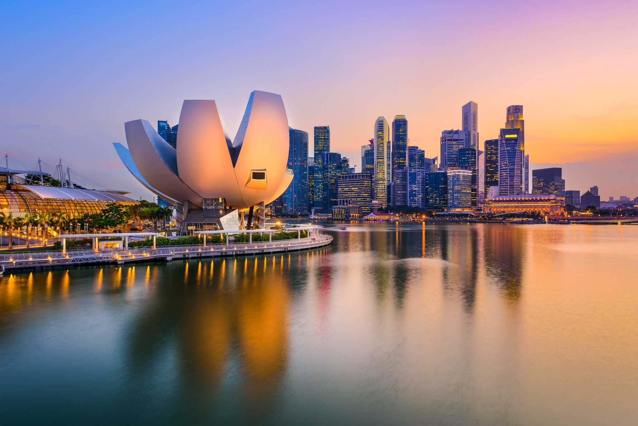 {"metadata_en_GB":{"alt-text":"Skyline of Singapore "},"metadata_en_AU":{"alt-text":"Skyline of Singapore "}}