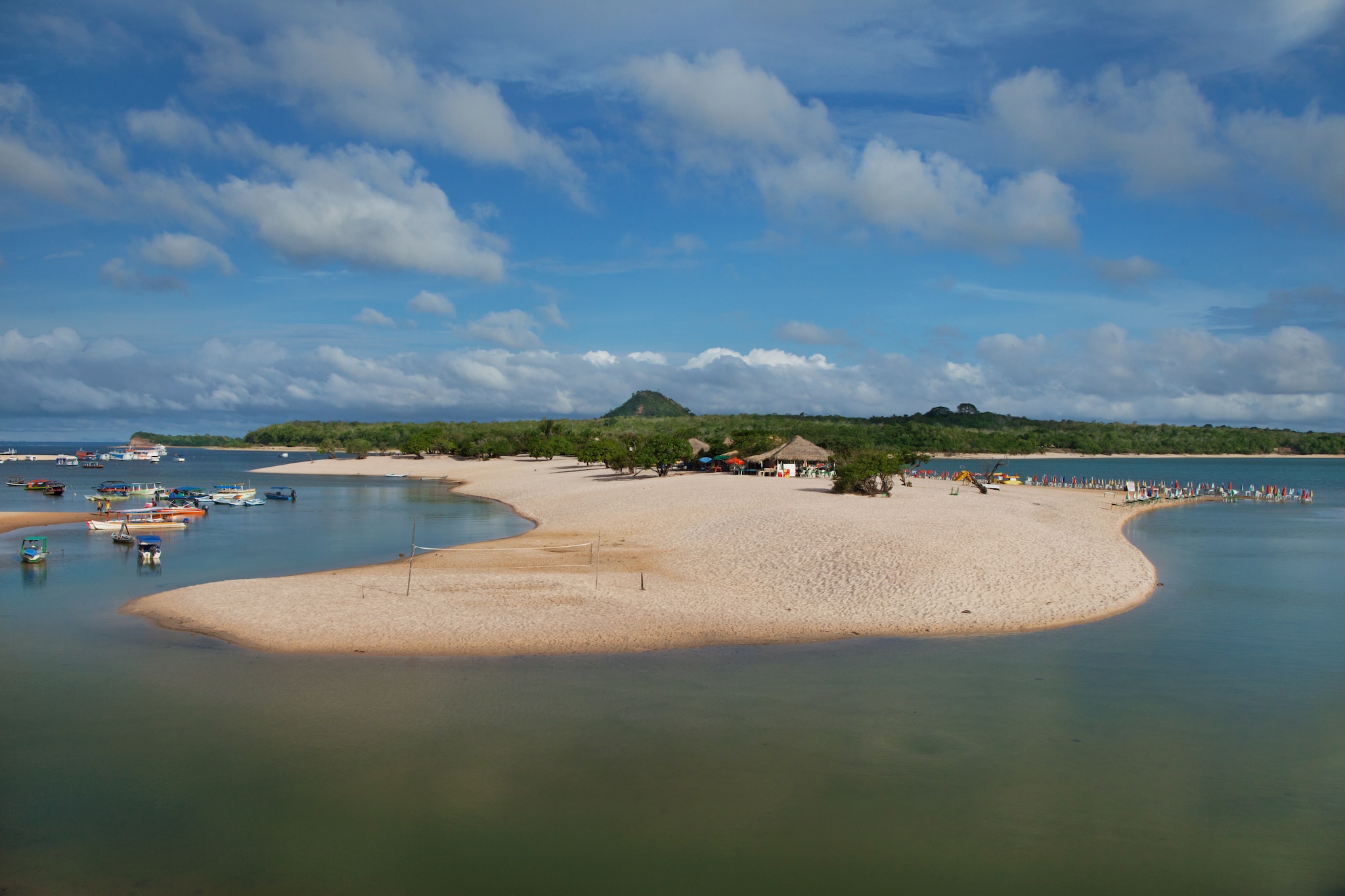 {"metadata_en_GB":{"alt-text":"Small beach at St Maarten"},"metadata_en_AU":{"alt-text":"Small beach at St Maarten"}}