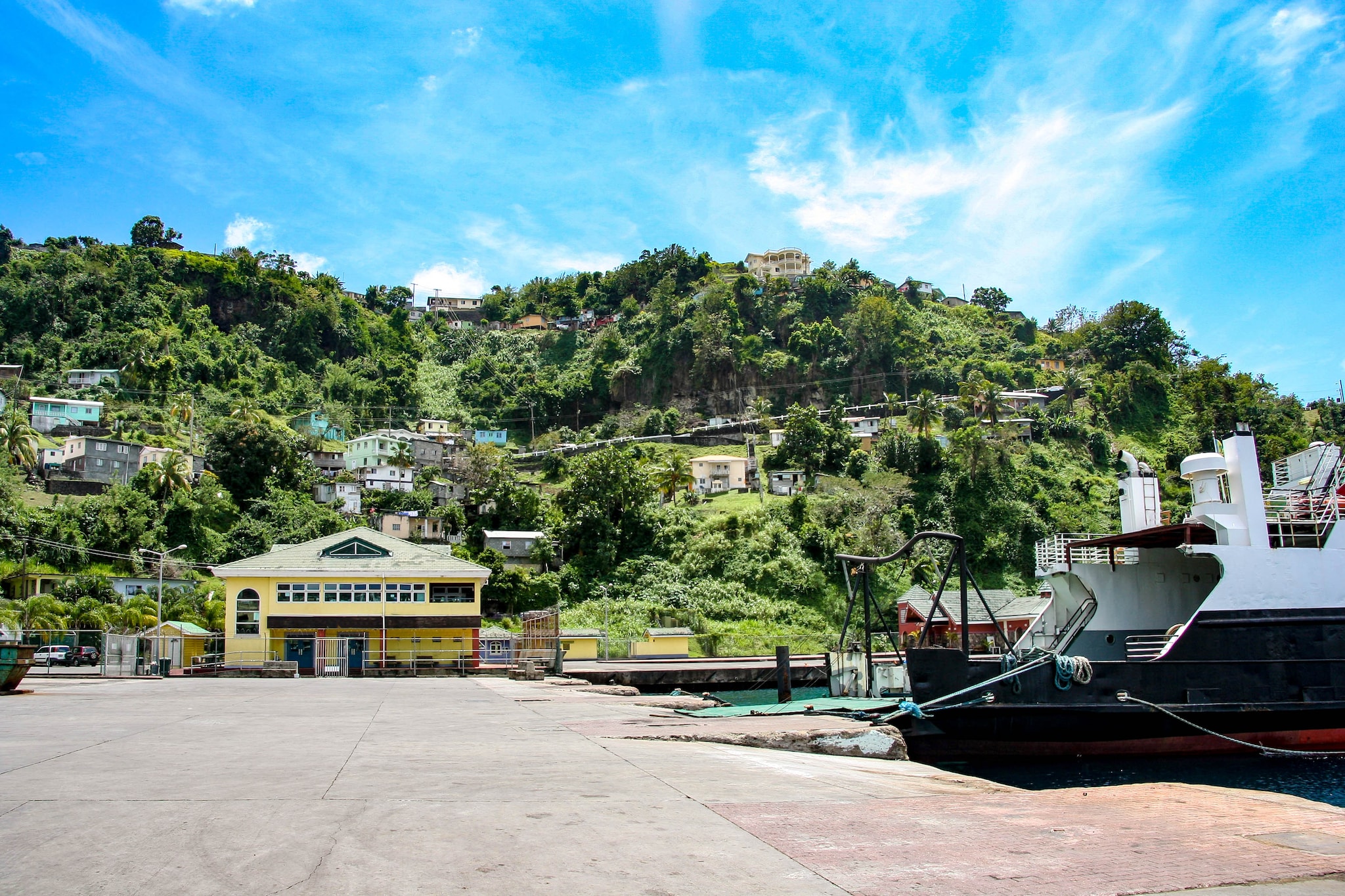 {"metadata_en_GB":{"alt-text":"small ferry docking in by little village"},"metadata_en_AU":{"alt-text":"small ferry docking in by little village"}}
