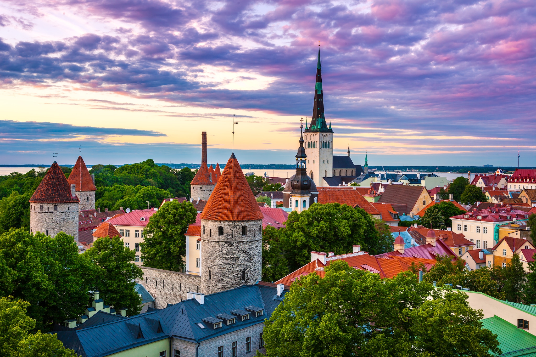 {"metadata_en_GB":{"alt-text":" View over Tallinn's Old Town in Estonia"},"metadata_en_AU":{"alt-text":" View over Tallinn's Old Town in Estonia"}}