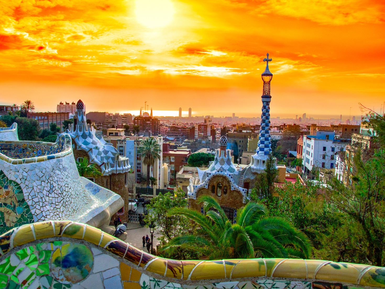 {"metadata_en_GB":{"alt-text":"Barcelona, Spain"}}