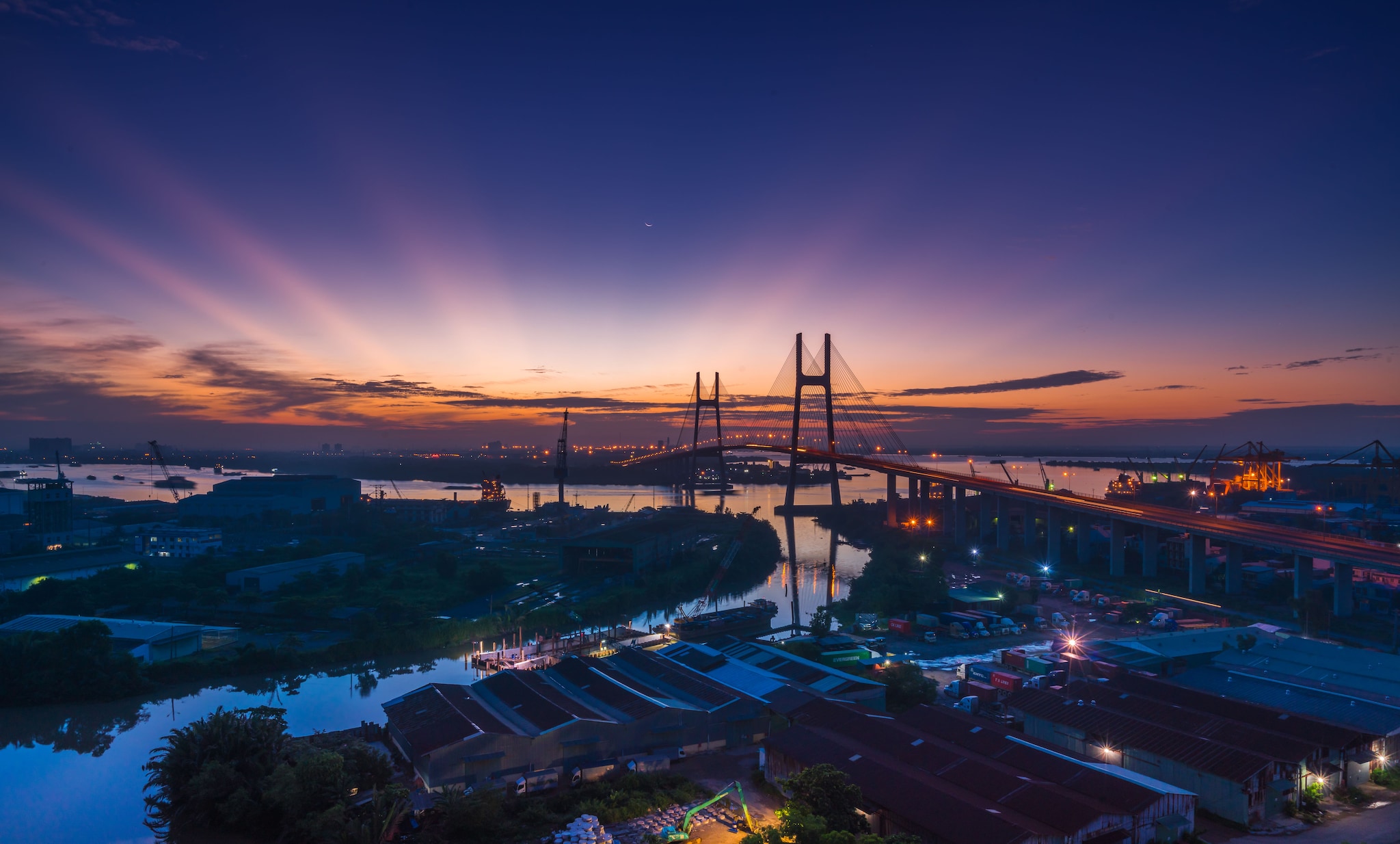{"metadata_en_GB":{"alt-text":"Phu My, Vietnam at night"}}
