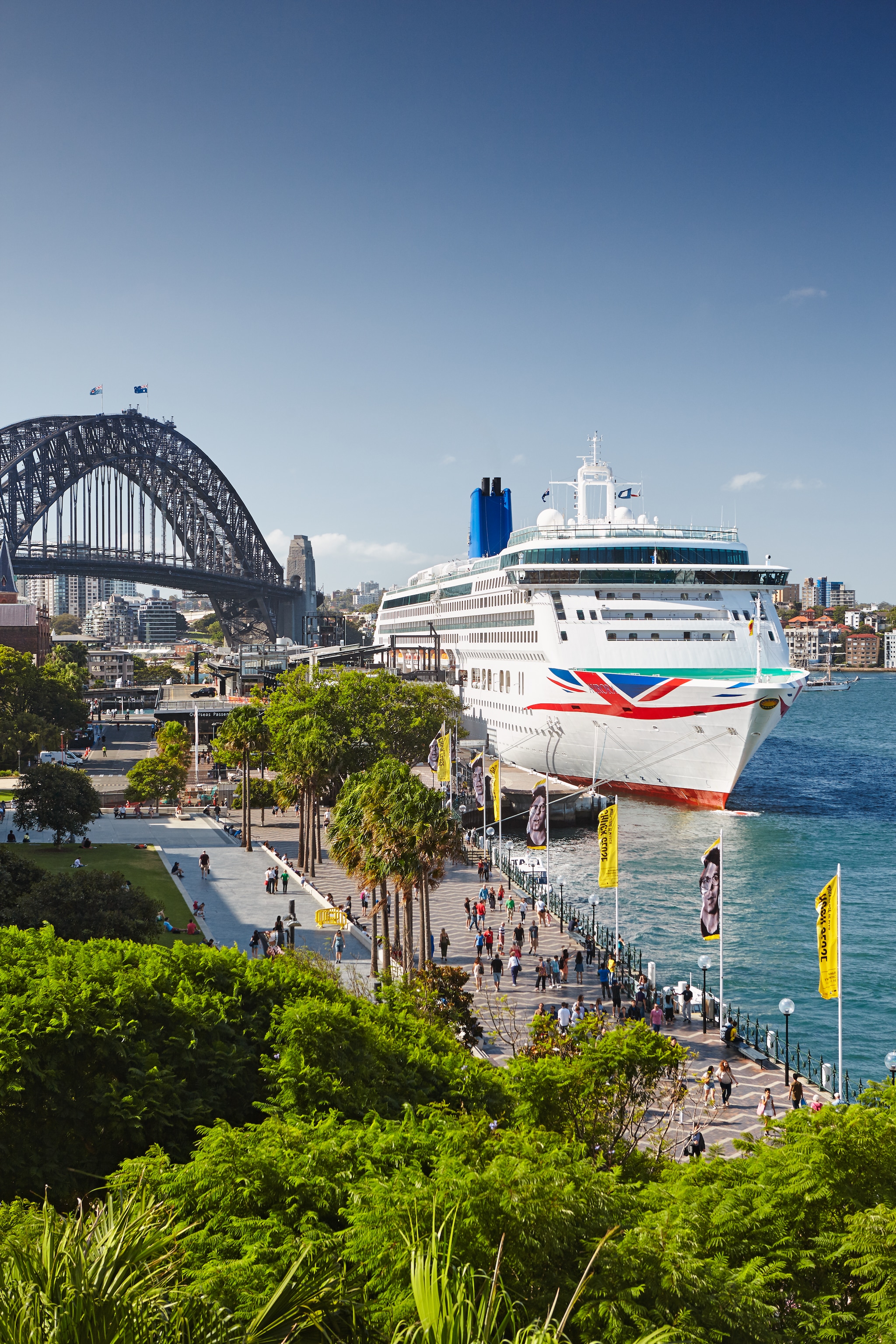 {"metadata_en_GB":{"alt-text":"Aurora docked next to the Sydney Harbour Bridge"}}