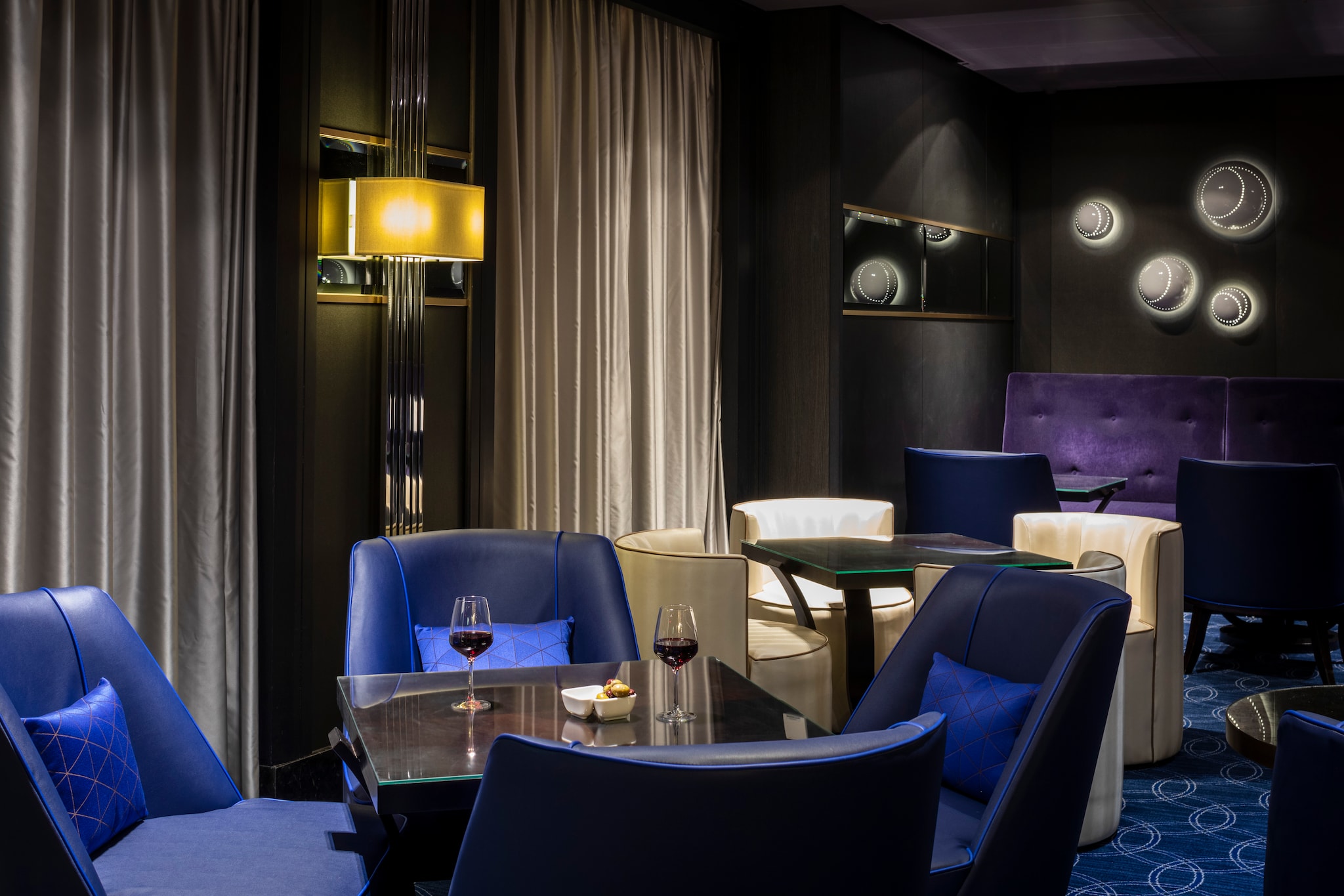 Blue Bar, Britannia