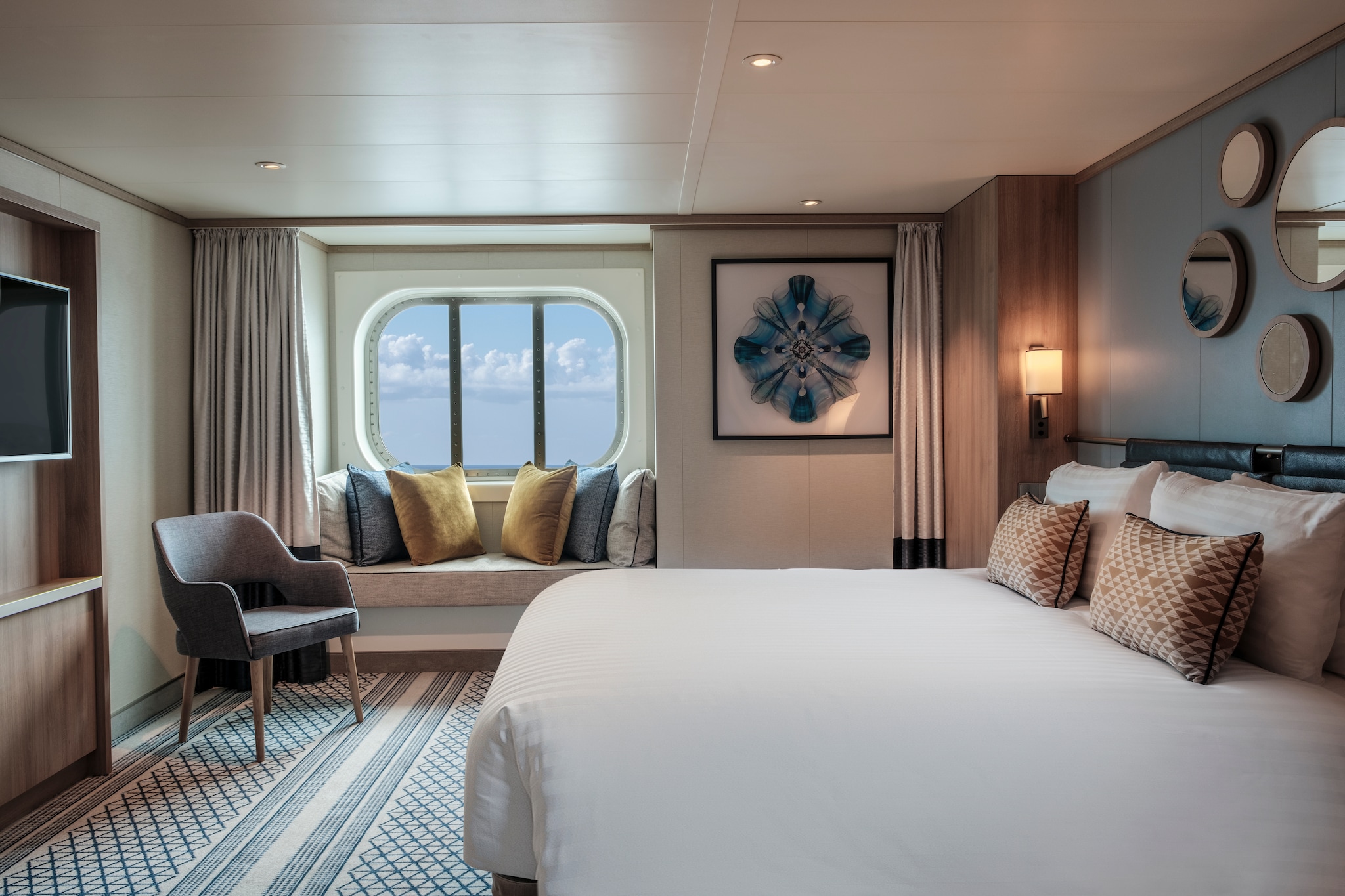 Luxury Cruise Accommodation - Suites & Cabins | P&O Cruises