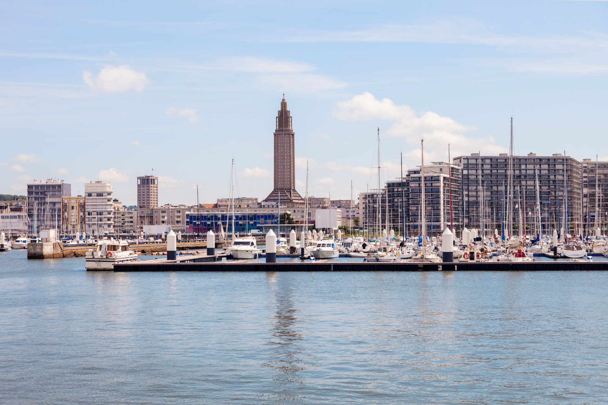 {"metadata_en_GB":{"alt-text":"Panorama of Le Havre with St Joseph's Church. Le Havre, Normandy, France"}}