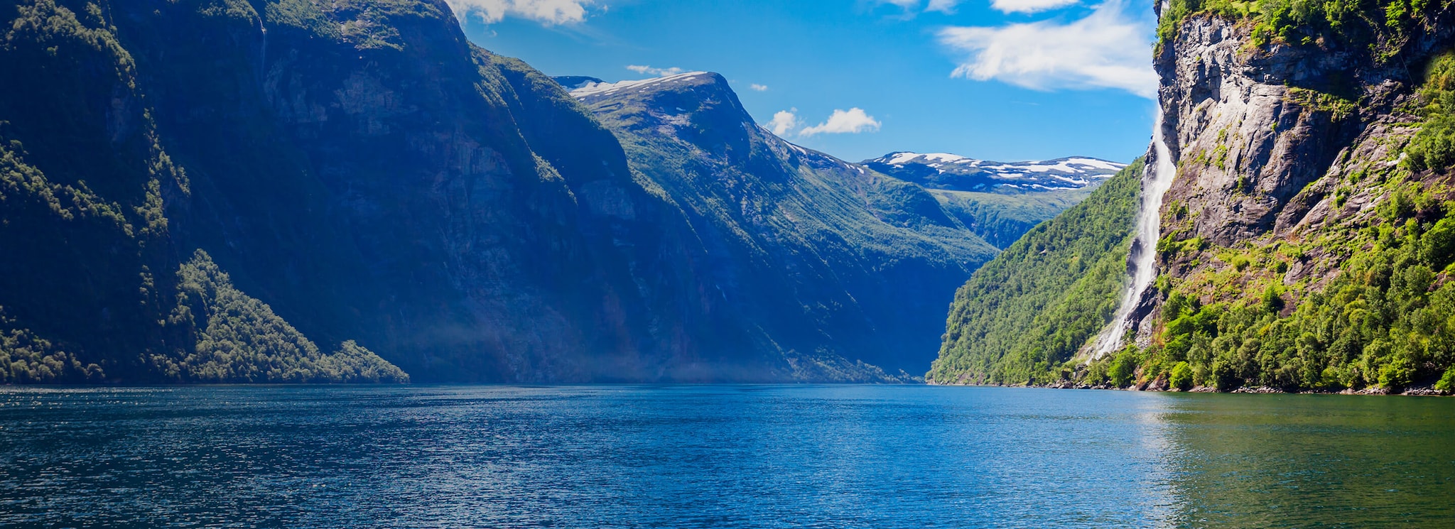 {"metadata_en_GB":{"alt-text":"Beautiful blue sky at the Norwegian Fjords"},"metadata_en_AU":{"alt-text":"Beautiful blue sky at the Norwegian Fjords"}}
