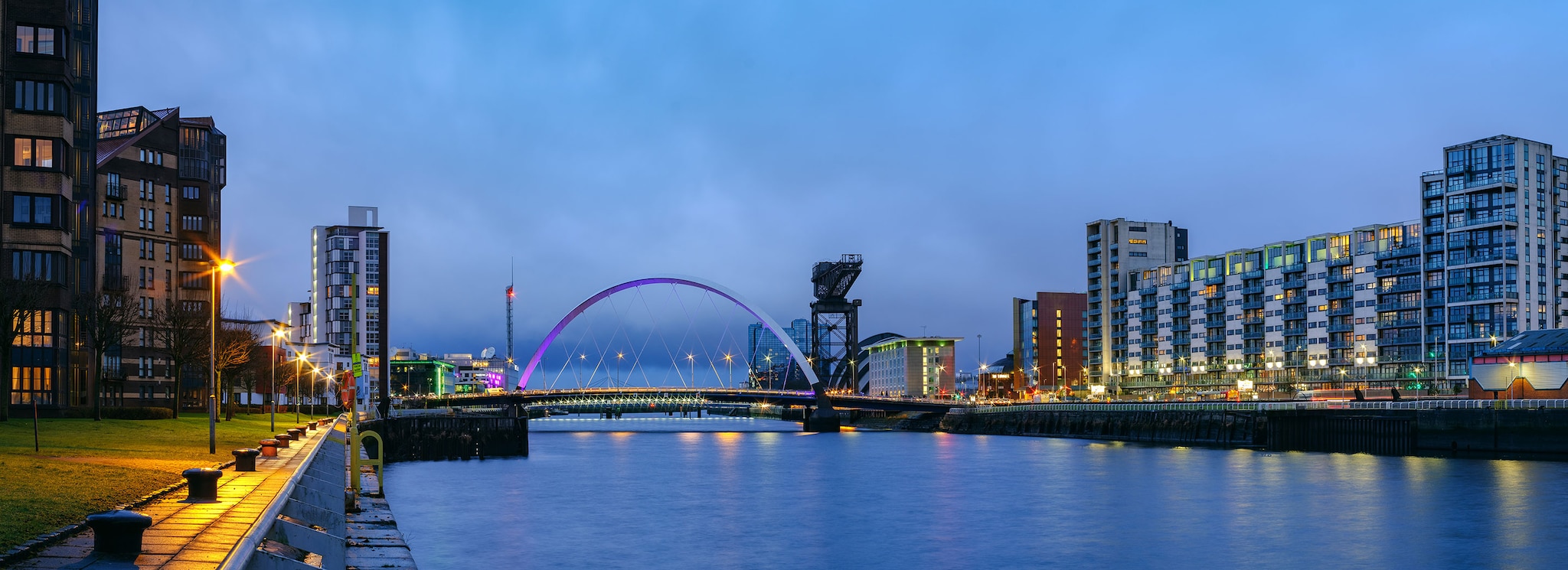 {"metadata_en_GB":{"alt-text":"Glasgow, United Kingdom"},"metadata_en_AU":{"alt-text":"Glasgow, United Kingdom"}}