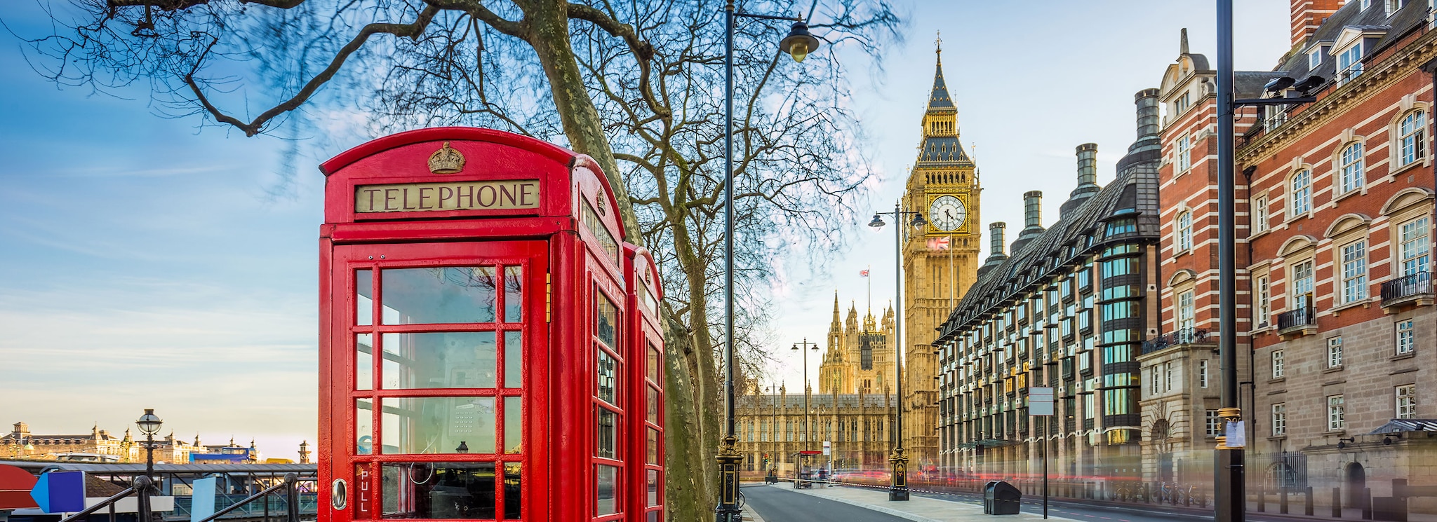 {"metadata_en_GB":{"alt-text":"Telephone box in London with Big Ben in background"},"metadata_en_AU":{"alt-text":"Telephone box in London with Big Ben in background"}}