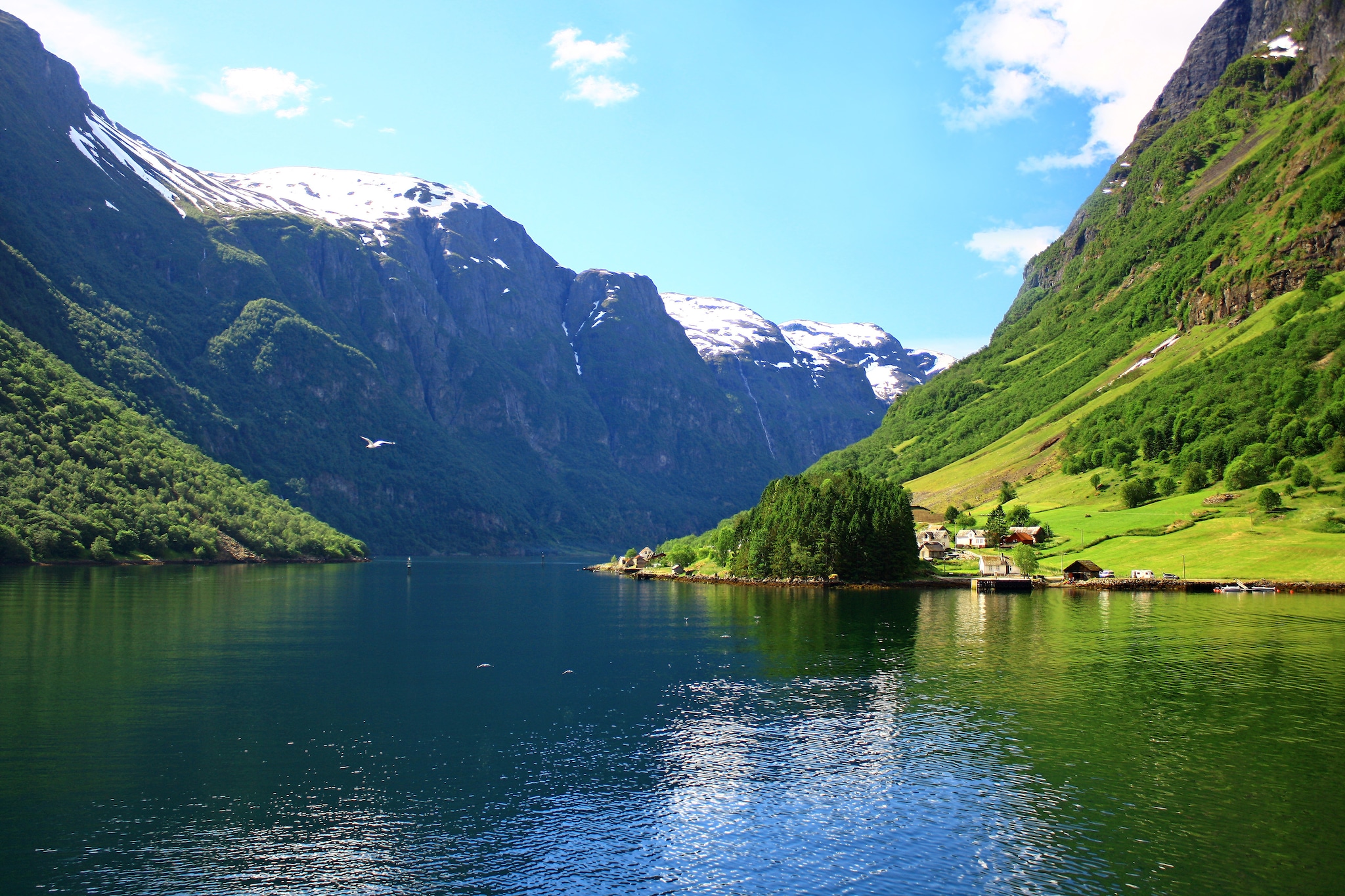 {"metadata_en_GB":{"alt-text":"Snow topped mountains in the Norwegian Fjords"},"metadata_en_AU":{"alt-text":"Snow topped mountains in the Norwegian Fjords"}}