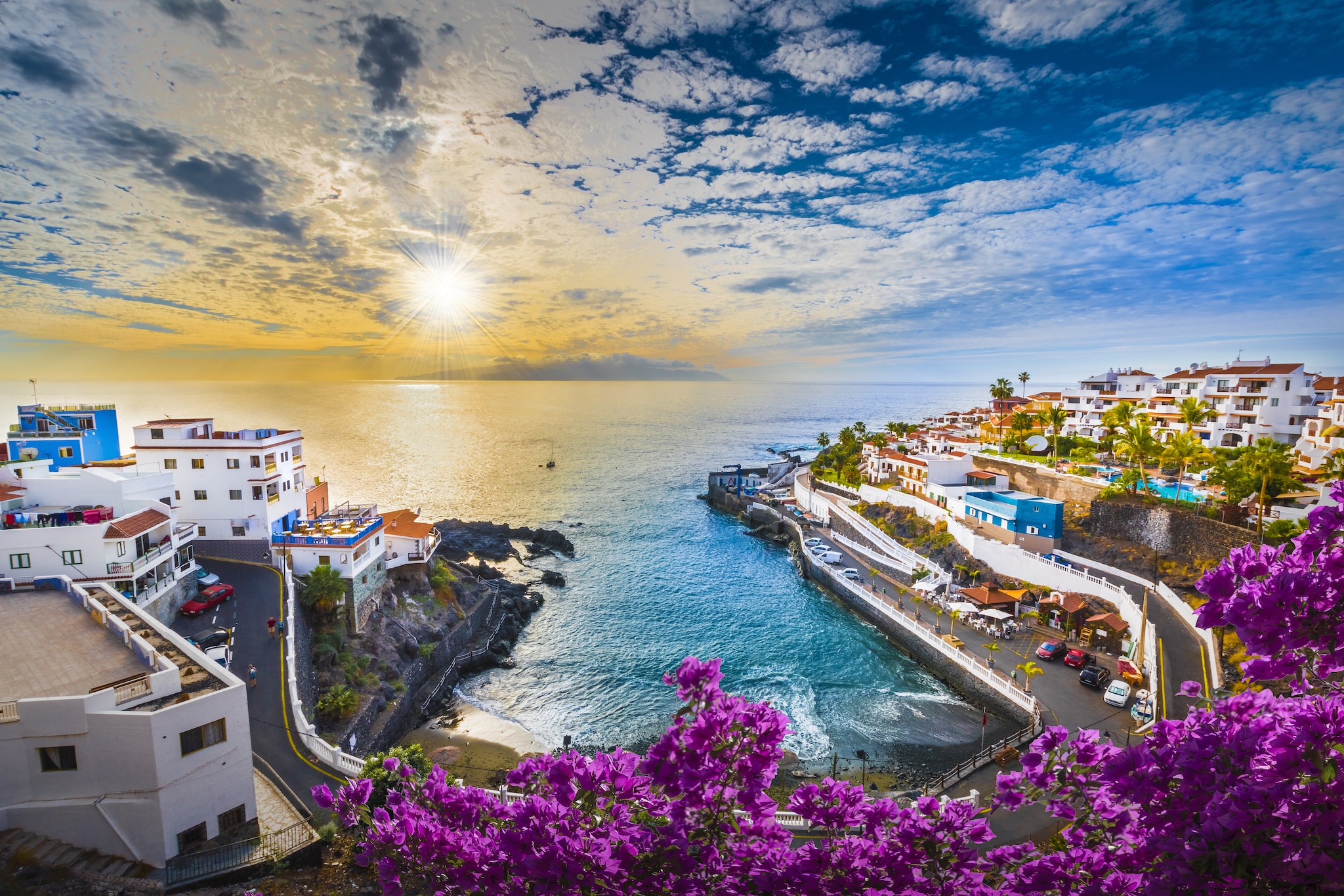 {"metadata_en_GB":{"alt-text":"Sunrise over the coast of Tenerife, Canary Islands"},"metadata_en_AU":{"alt-text":"Sunrise over the coast of Tenerife, Canary Islands"}}