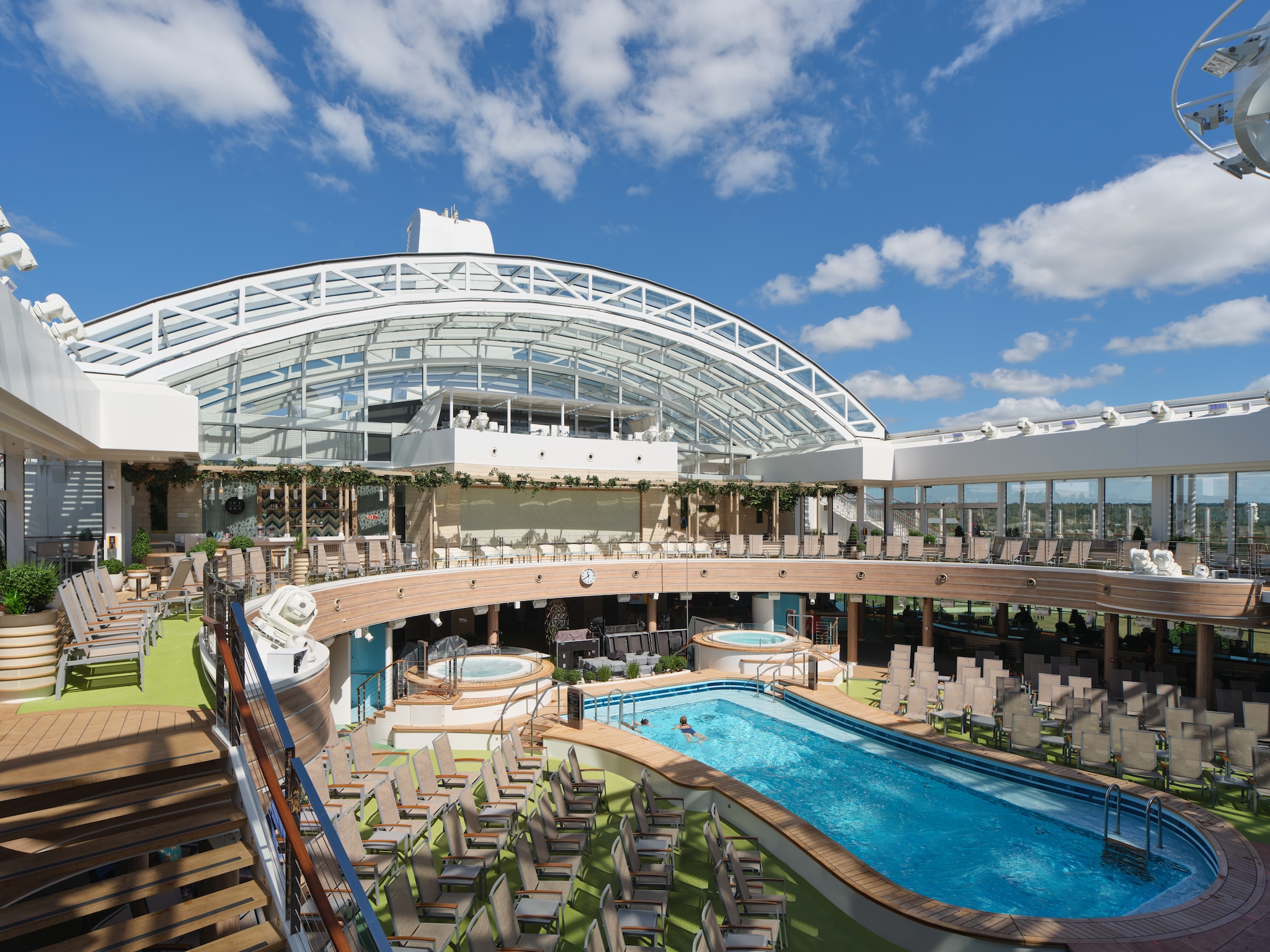 Skydome, Arvia