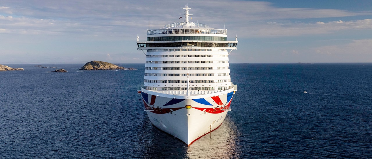 {"metadata_en_GB":{"alt-text":"P&O Cruises ship Iona sailing at sea"},"metadata_en_AU":{"alt-text":"P&O Cruises ship Iona sailing at sea"}}